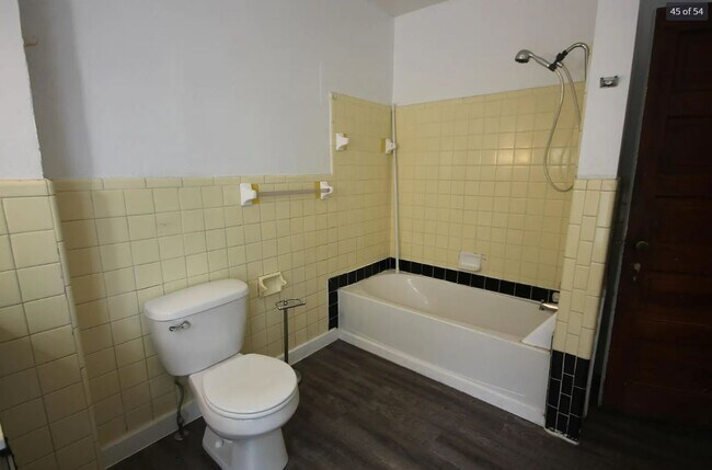 Building Photo - 753 Academy St