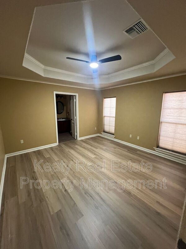 Building Photo - 1510 S Patout St