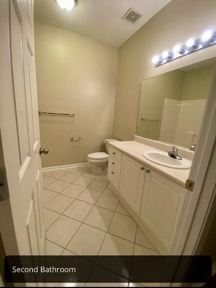Building Photo - 421 McKenna Cir