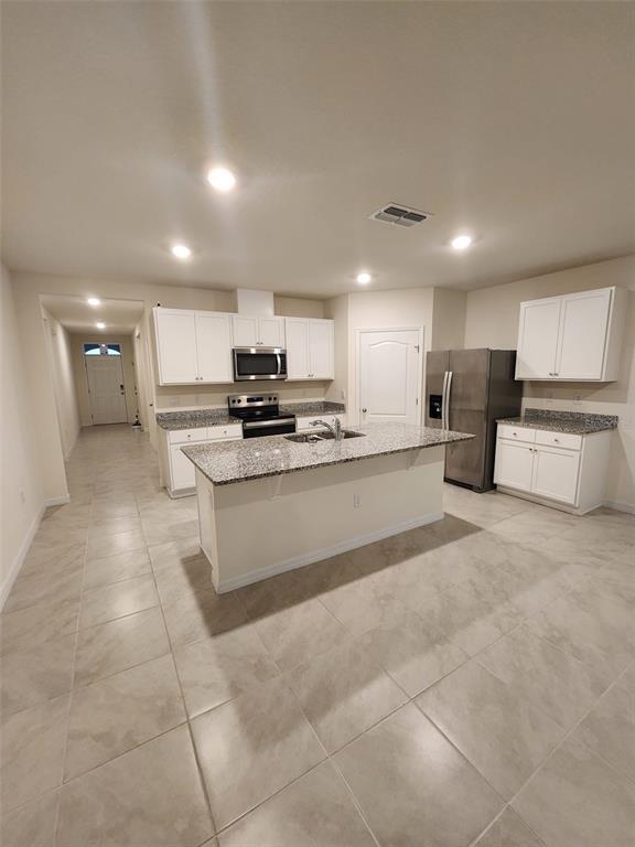 Building Photo - 1051 Griffon Ave