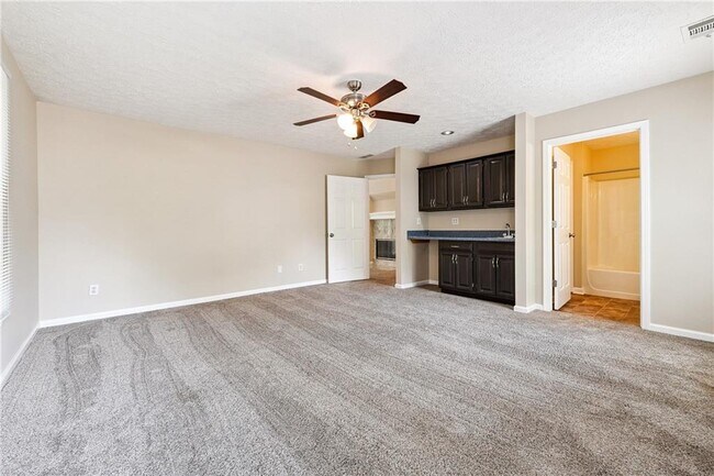 Building Photo - 1425 Shamrock Hill Cir