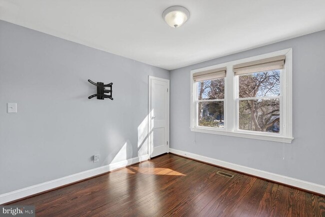 Building Photo - 124 Baggett Pl