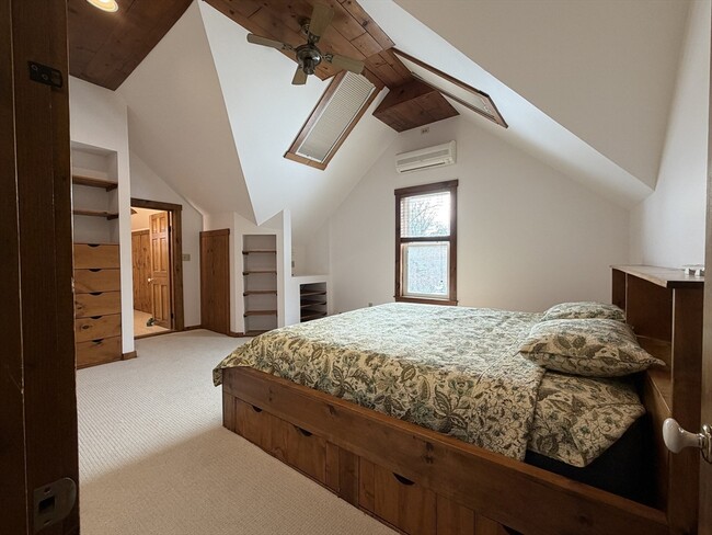 Building Photo - 12 Community Way