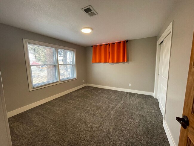 Building Photo - 2875 S Sherman St