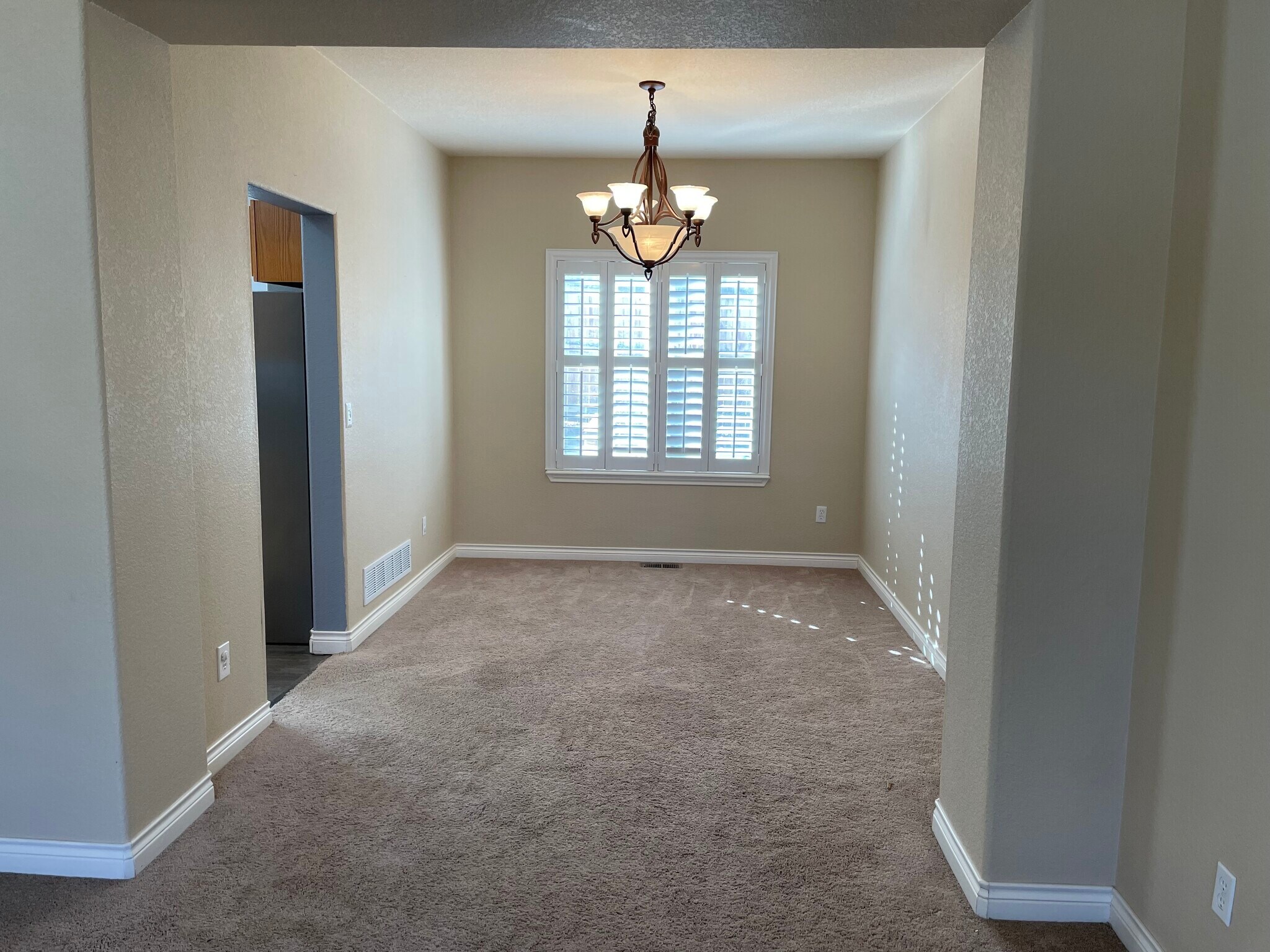 Building Photo - 7627 Halleys Dr