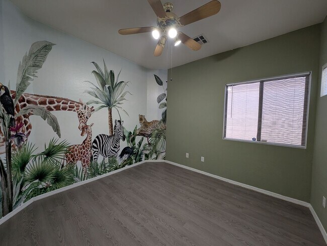 Building Photo - 3 Bedroom Home in the Crismon Crossing Com...