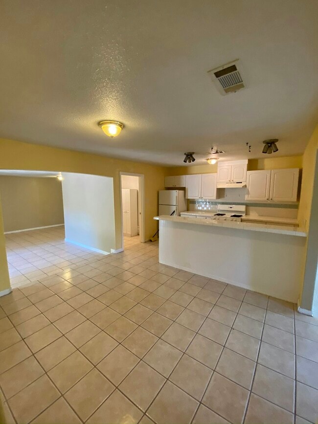 Building Photo - 401 Philco Dr