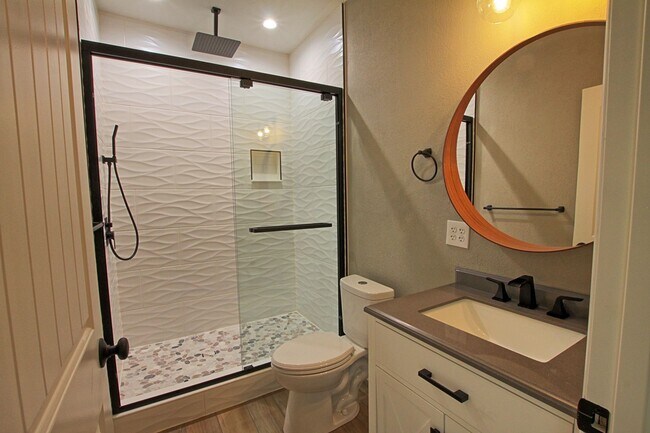 Building Photo - Luxury 5 bed for Rent in Blacktail at The ...
