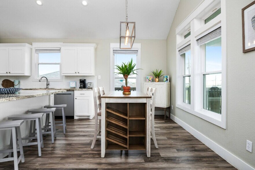 Building Photo - 951 Gulf Shores Dr