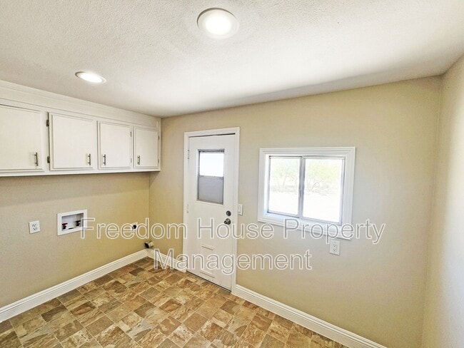 Building Photo - 1830 Casey Rd
