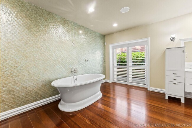 Building Photo - 3 Isla Bahia Dr