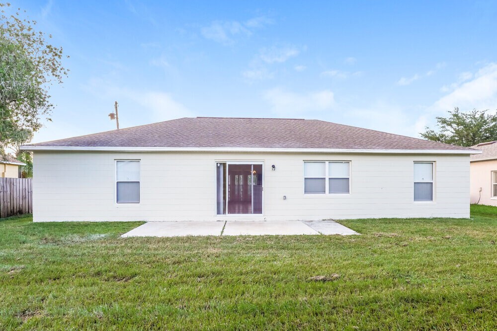 Building Photo - 979 Gascony Ct
