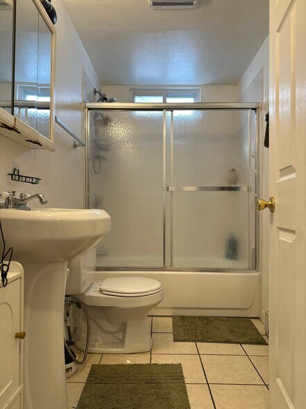 Building Photo - 27 Brackett St