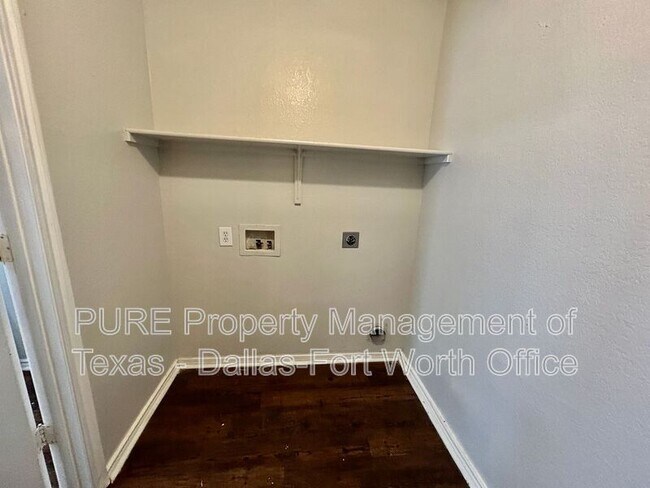 Building Photo - 2303 Bantry Ln