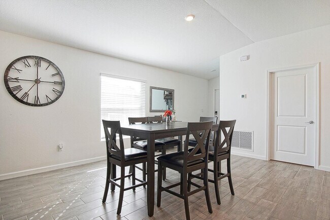 Building Photo - 973 Bent Creek Dr