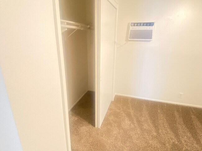 Building Photo - 25250