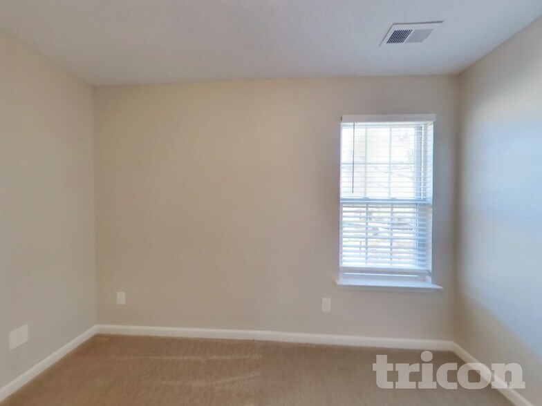 Building Photo - 3912 Farlow Rd