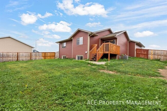 Building Photo - 513 Pride Ct