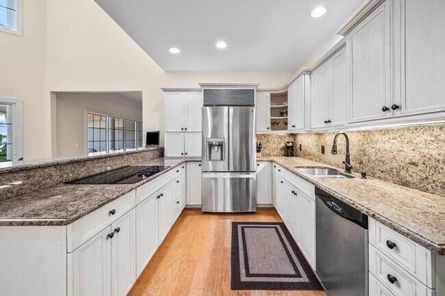 Building Photo - 14394 Cypress Island Ct