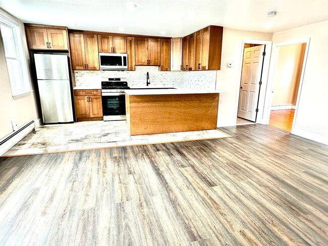 Primary Photo - 458 Central Ave