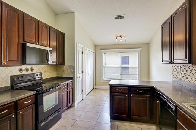 Building Photo - 2709 Lucas Lakes Ln