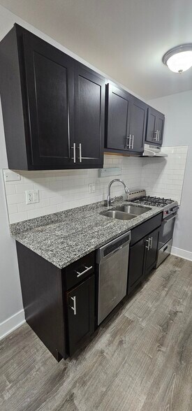 Building Photo - 4613 N Beacon St
