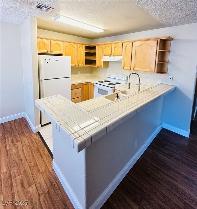 Building Photo - 2977 Juniper Hills Blvd