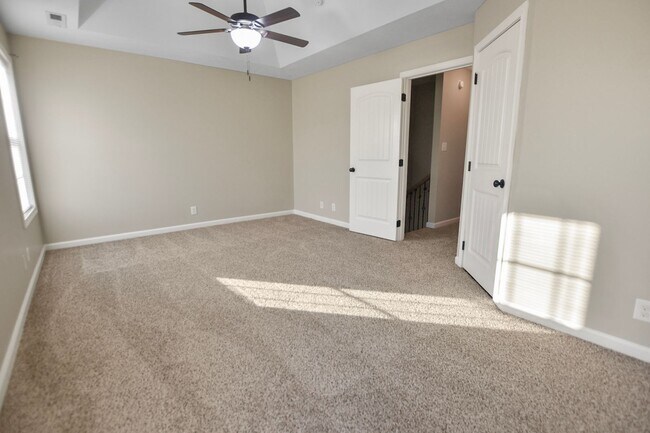 Building Photo - Pet Friendly Three Bedroom!