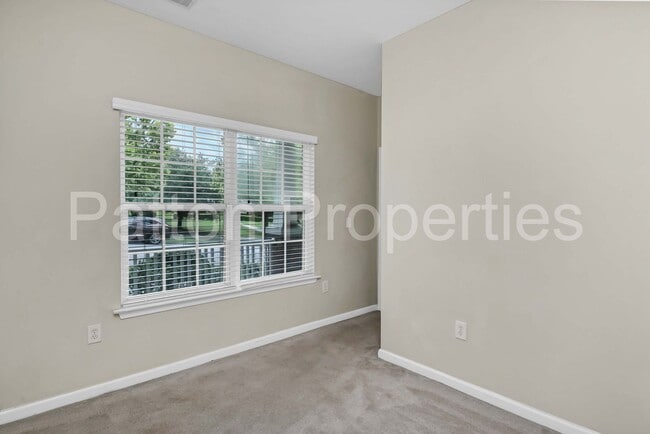 Building Photo - Rosewood Hills Home