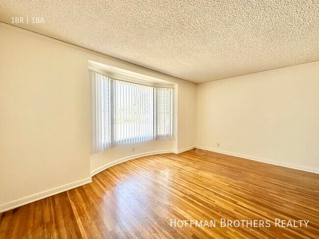 Building Photo - 326 Amherst Dr Burbank, CA 91504