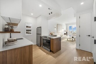 Building Photo - 953 Dean St