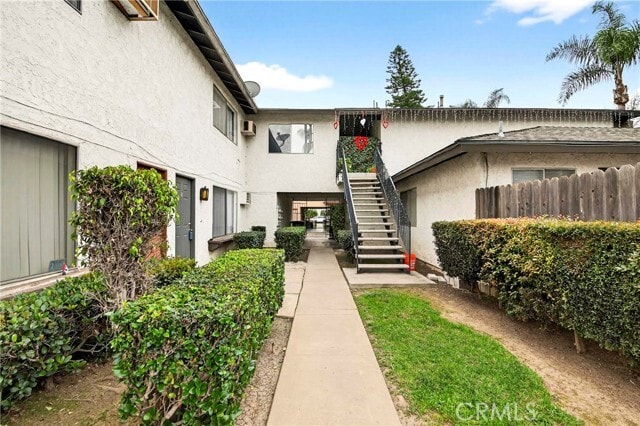 Building Photo - 160 Greentree Ln