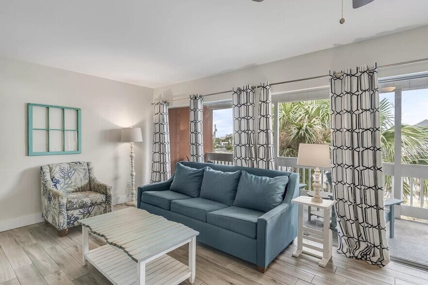 Building Photo - 4000 Gulf Terrace Dr