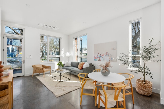 Building Photo - 2230 I St