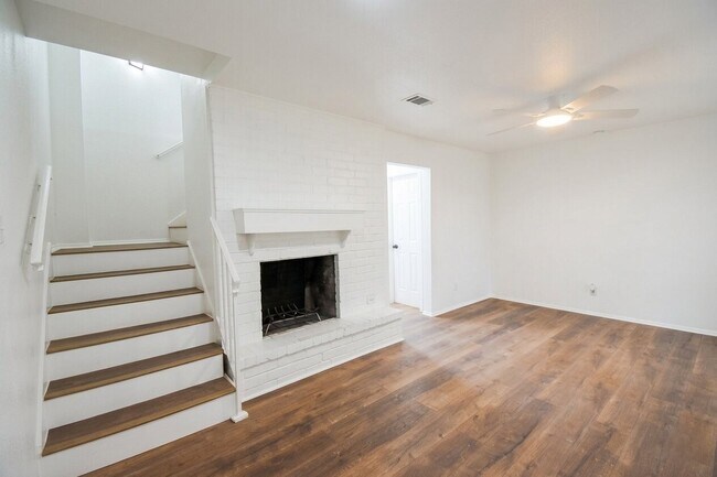 Building Photo - 433 Sunset Dr