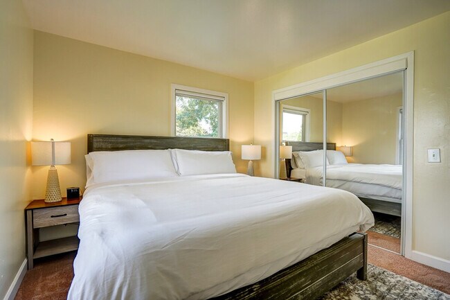 Building Photo - 88 Craig Ave