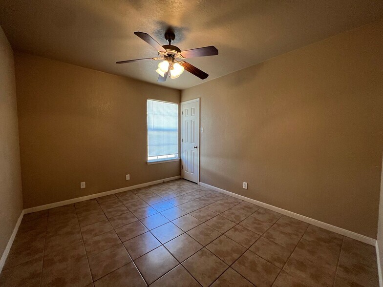 Building Photo - 1201 Powder River Dr