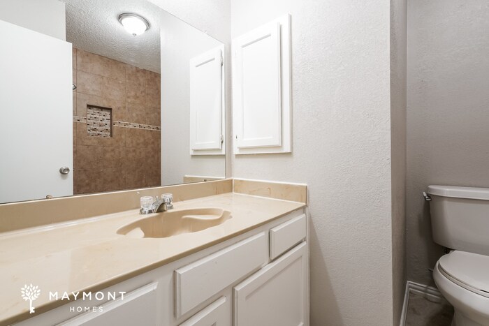Building Photo - 827 Bentle Ct