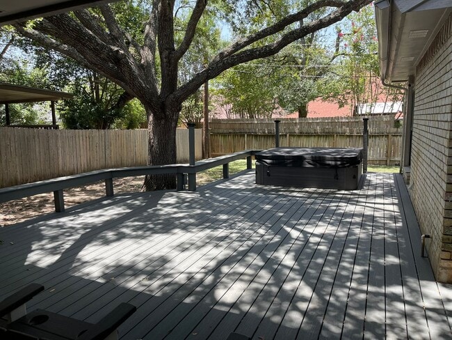 Building Photo - Stunning home @Churchill Estates 4/2/2