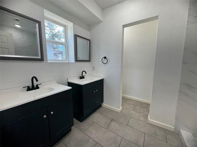 Building Photo - 607 E Monterey St