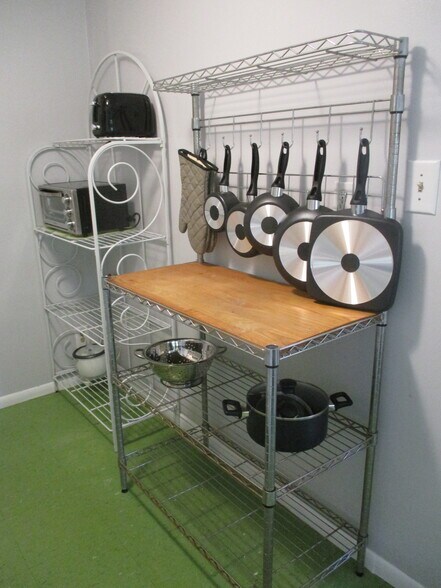 Building Photo - 3450 Effie St