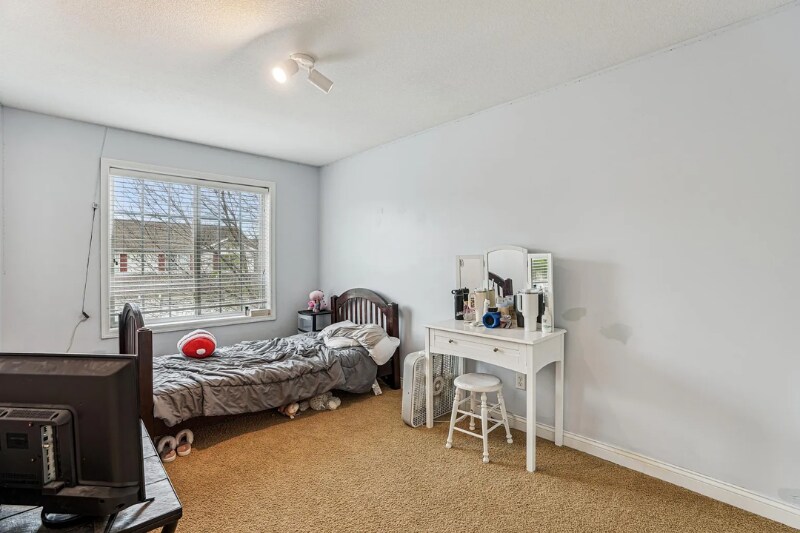 Building Photo - 21113 Clydesdale Curve N