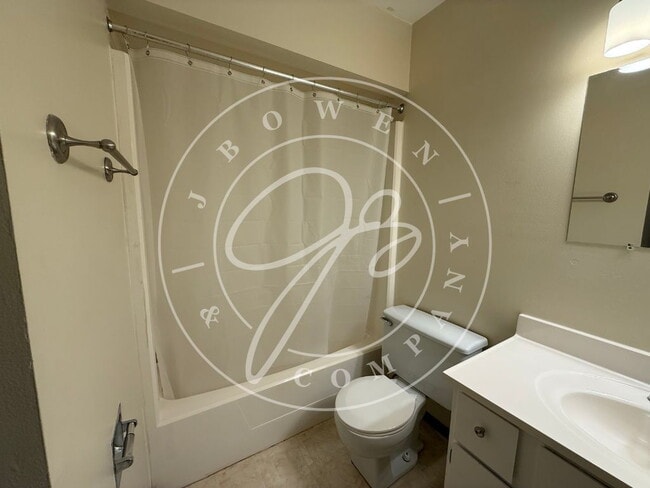 Building Photo - 7373 Ayers Rd