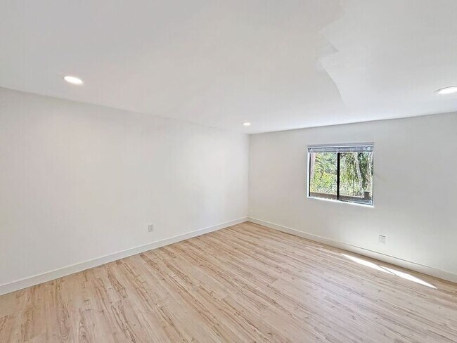 Building Photo - 3091 Boundary St