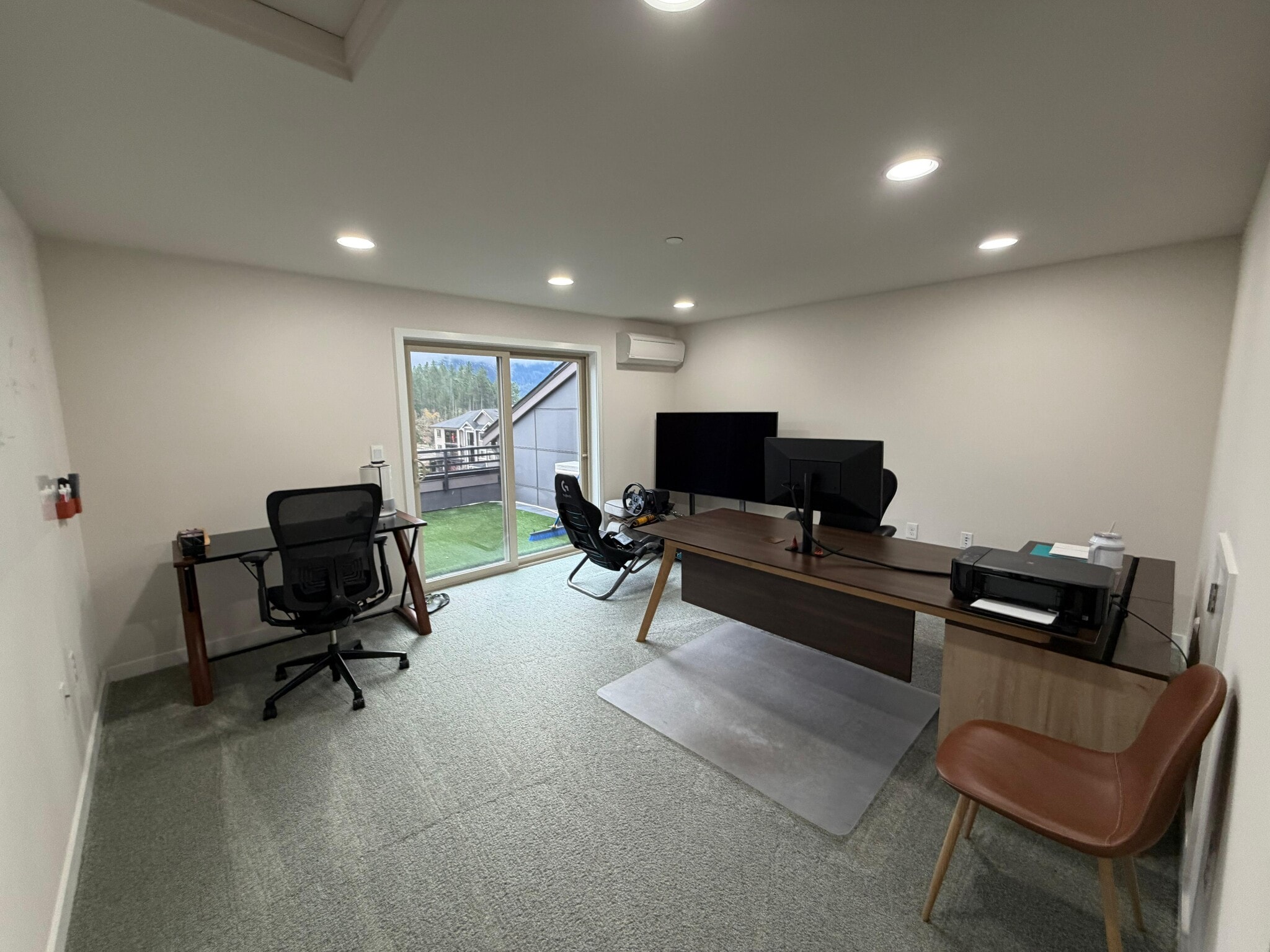 Building Photo - 540 NE Daisy Walk