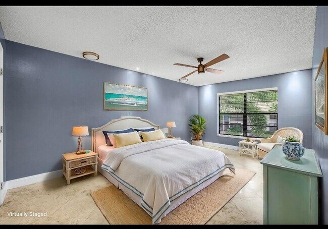 Building Photo - 9930 Pineapple Tree Dr