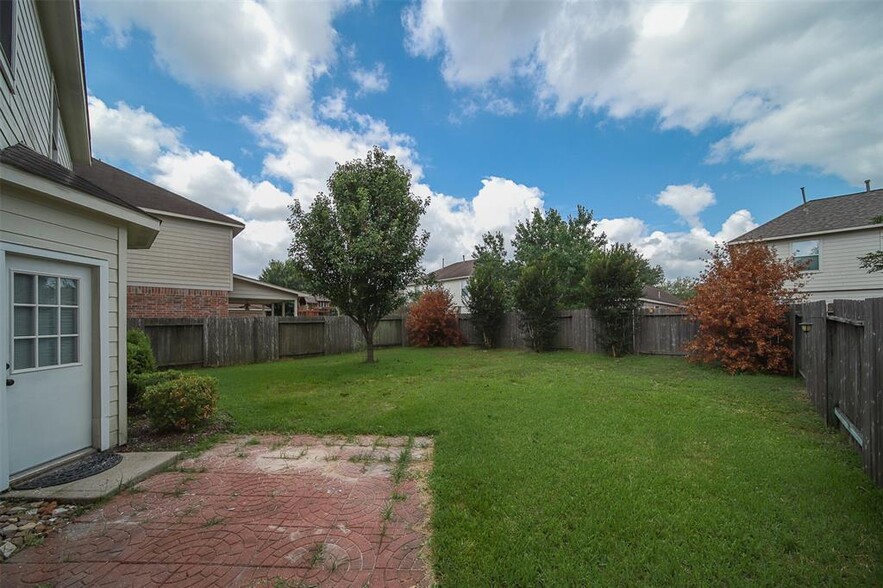 Building Photo - 15331 Hickory Dale St