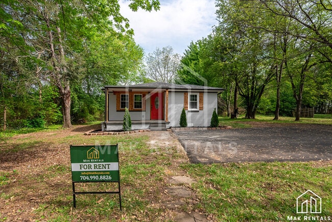 Building Photo - Cloaninger