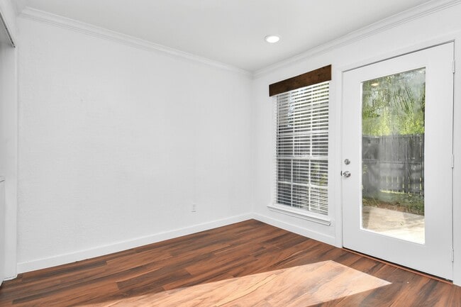 Building Photo - 2002 Gentryside Dr