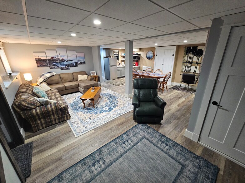 Building Photo - 435 High St